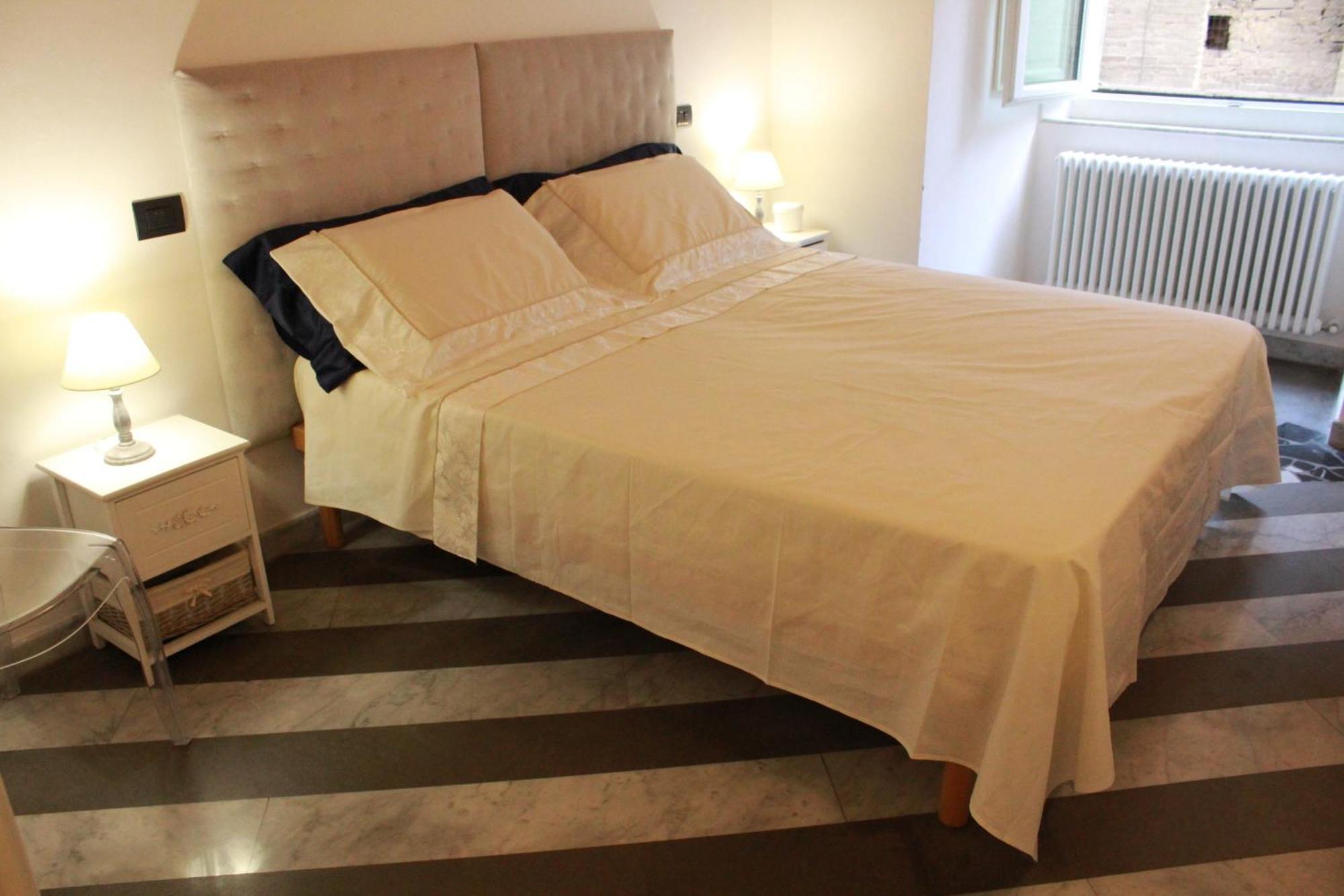 Luxury Suite Apartment Angiolieri Сієна Екстер'єр фото