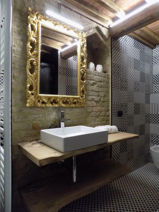 Luxury Suite Apartment Angiolieri Сієна Екстер'єр фото