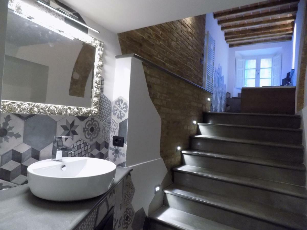 Luxury Suite Apartment Angiolieri Сієна Екстер'єр фото